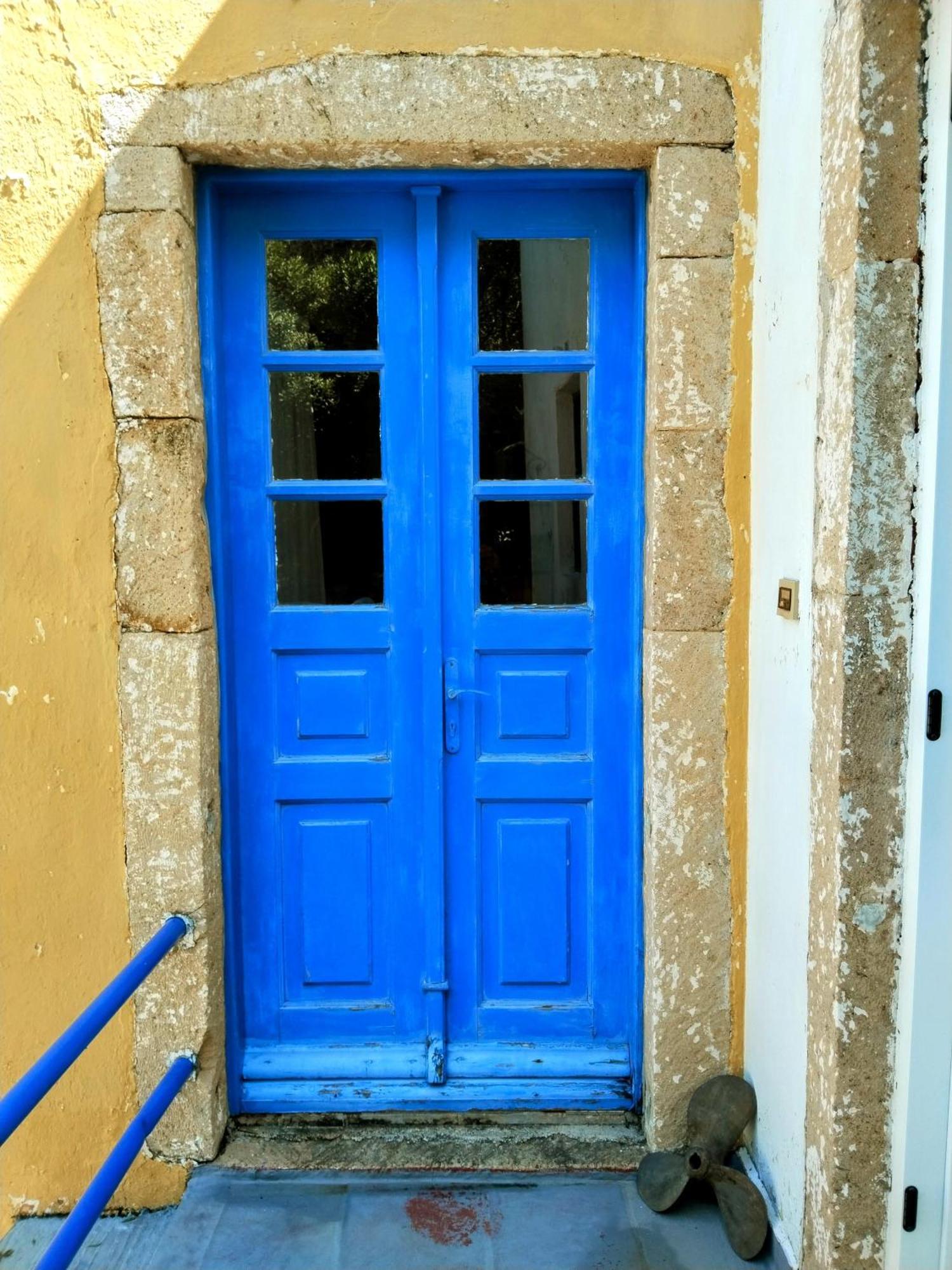 Elegeo Rockhouse Villa Agia Marina  Exterior photo